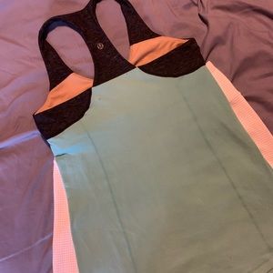 Lululemon Tank w/bra support linning